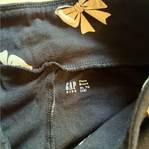 GAP Kids Flare Leggings with Bow Print -NWT - Picture 2 of 4